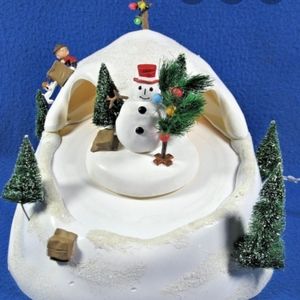 Iso: Department 56 peanuts sledding hill